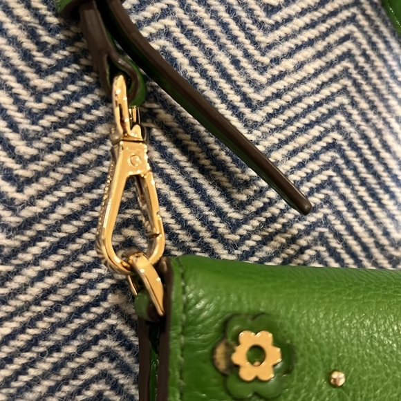 Michael Kors Wallet/Phone across Crossbody - Picture 4 of 8